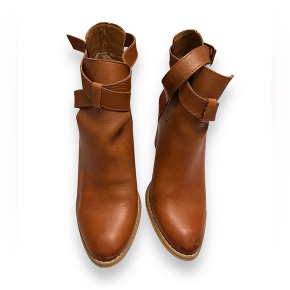 REBA Shoe boots ko size 6.5 - Picture 3 of 8